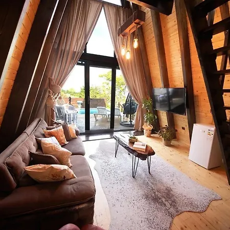 Kibar Bungalov *