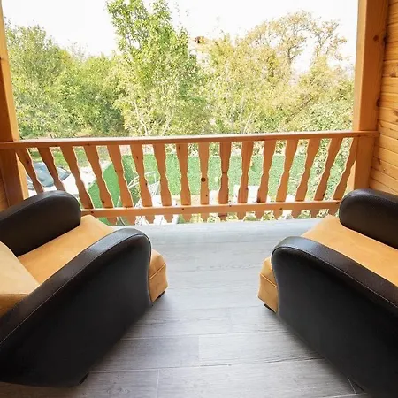 Kibar Bungalov *